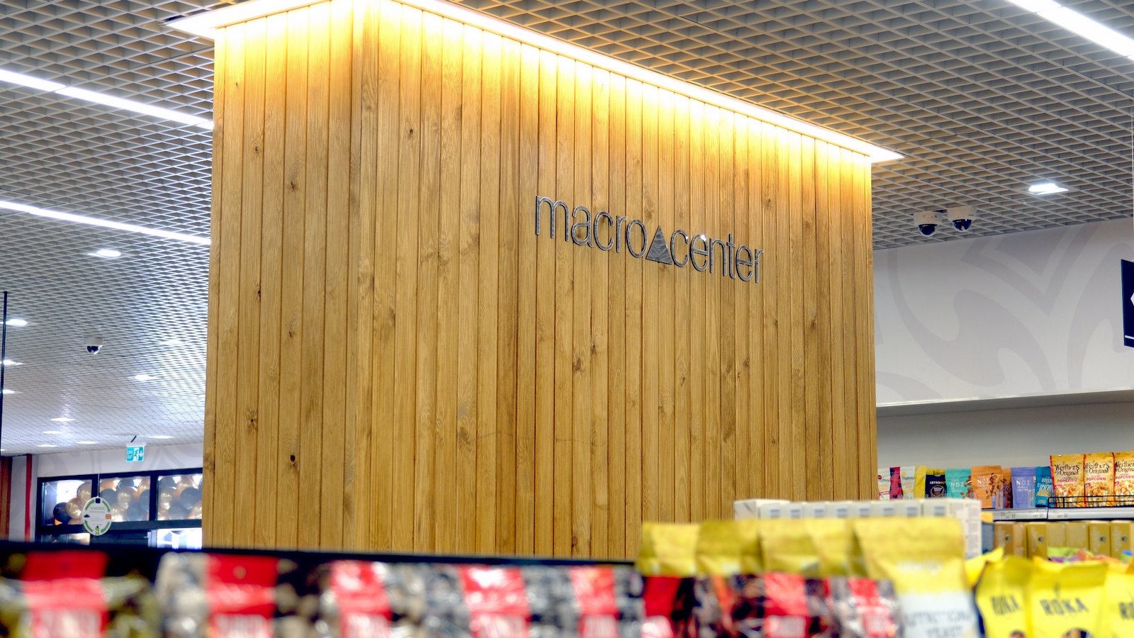 Macrocenter